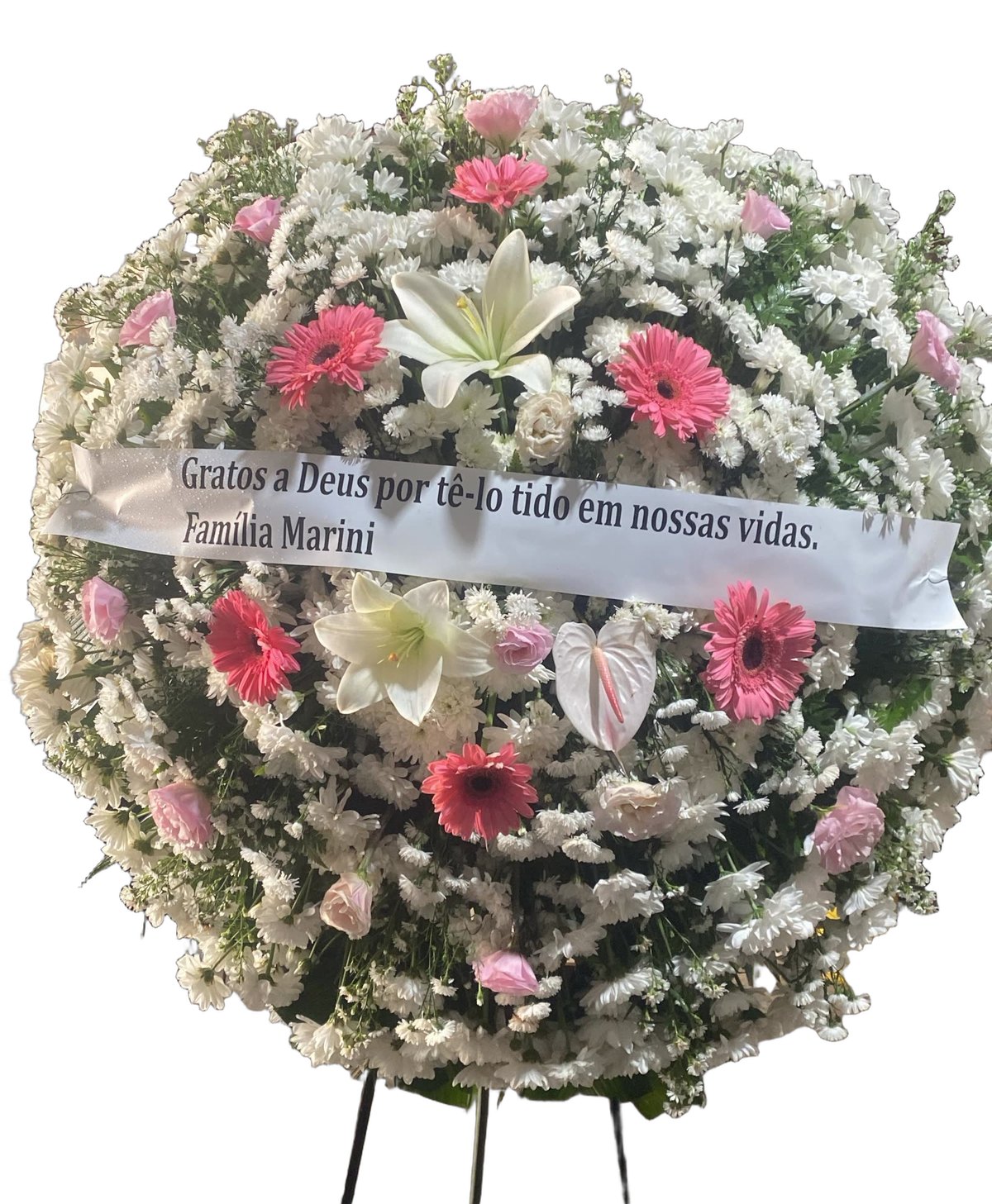 Coroa de flores branca e rosa