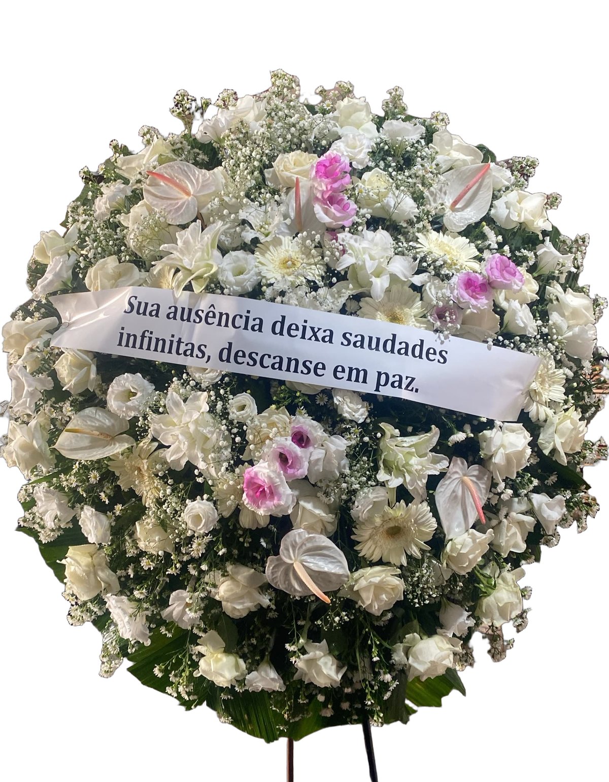 Coroa de flores branca e rosa com verde
